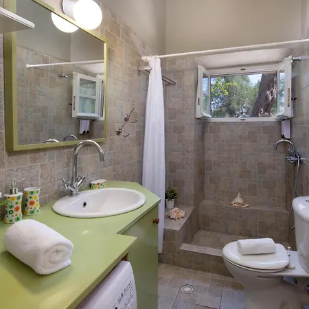 The Old One By About Paxos Apartamento