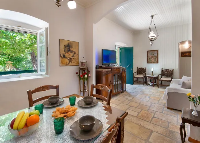 The Old One By About Paxos Appartement Kourtaiika