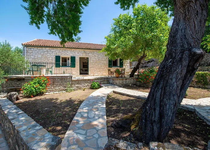 Appartement The Old One By About Paxos Kourtaiika